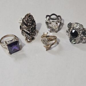 Elegant Women's Jewelry Set with Purple and Silver Accents